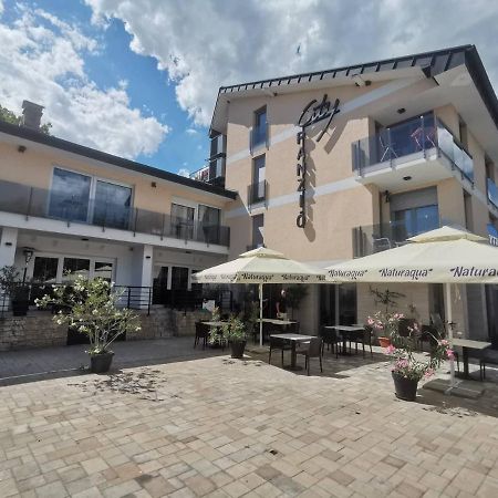 City Apartman Haz Balatonlelle Ngoại thất bức ảnh