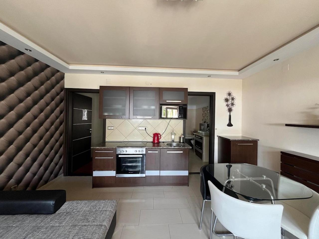 City Apartman Haz Balatonlelle Ngoại thất bức ảnh