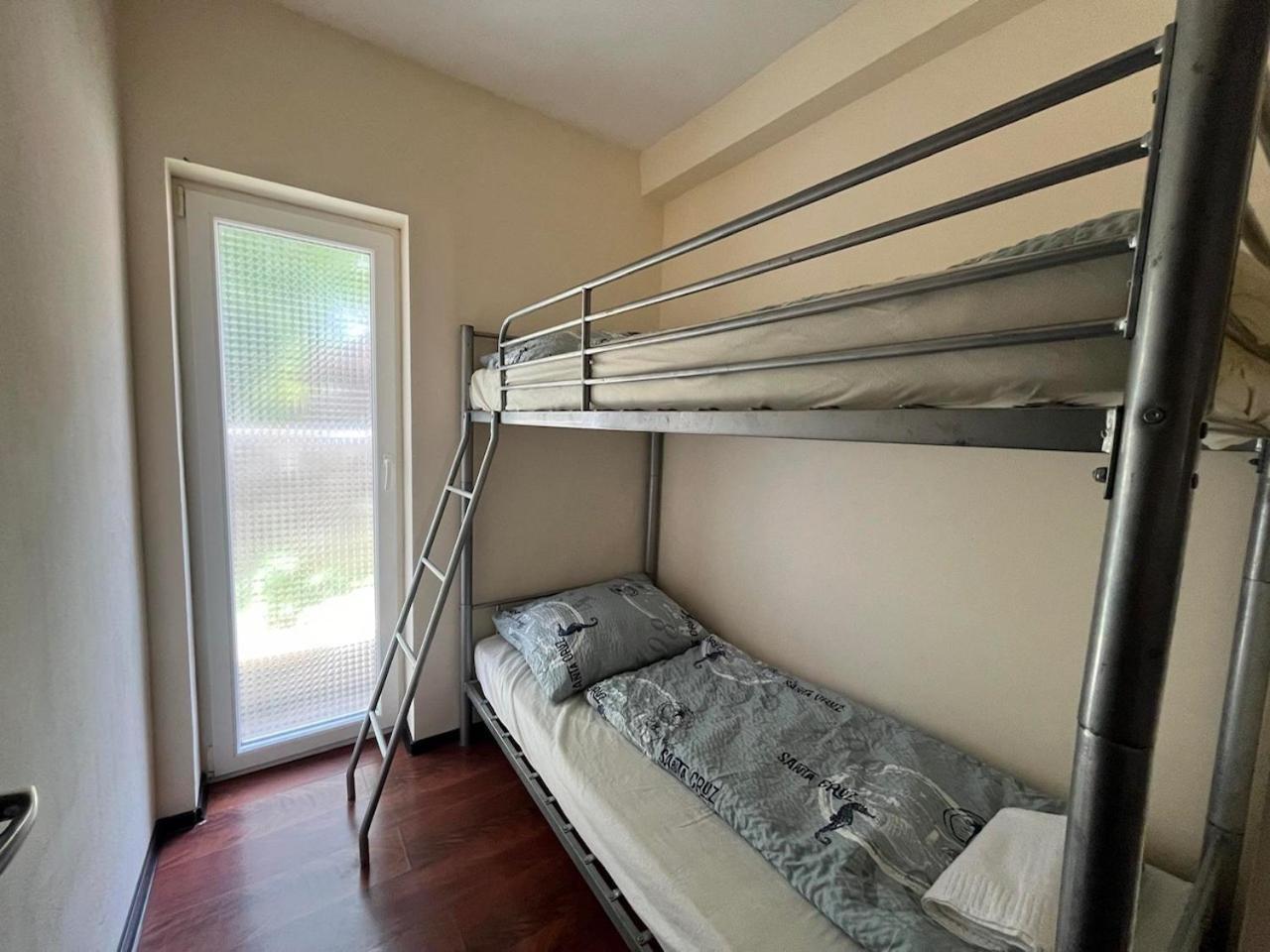 City Apartman Haz Balatonlelle Ngoại thất bức ảnh