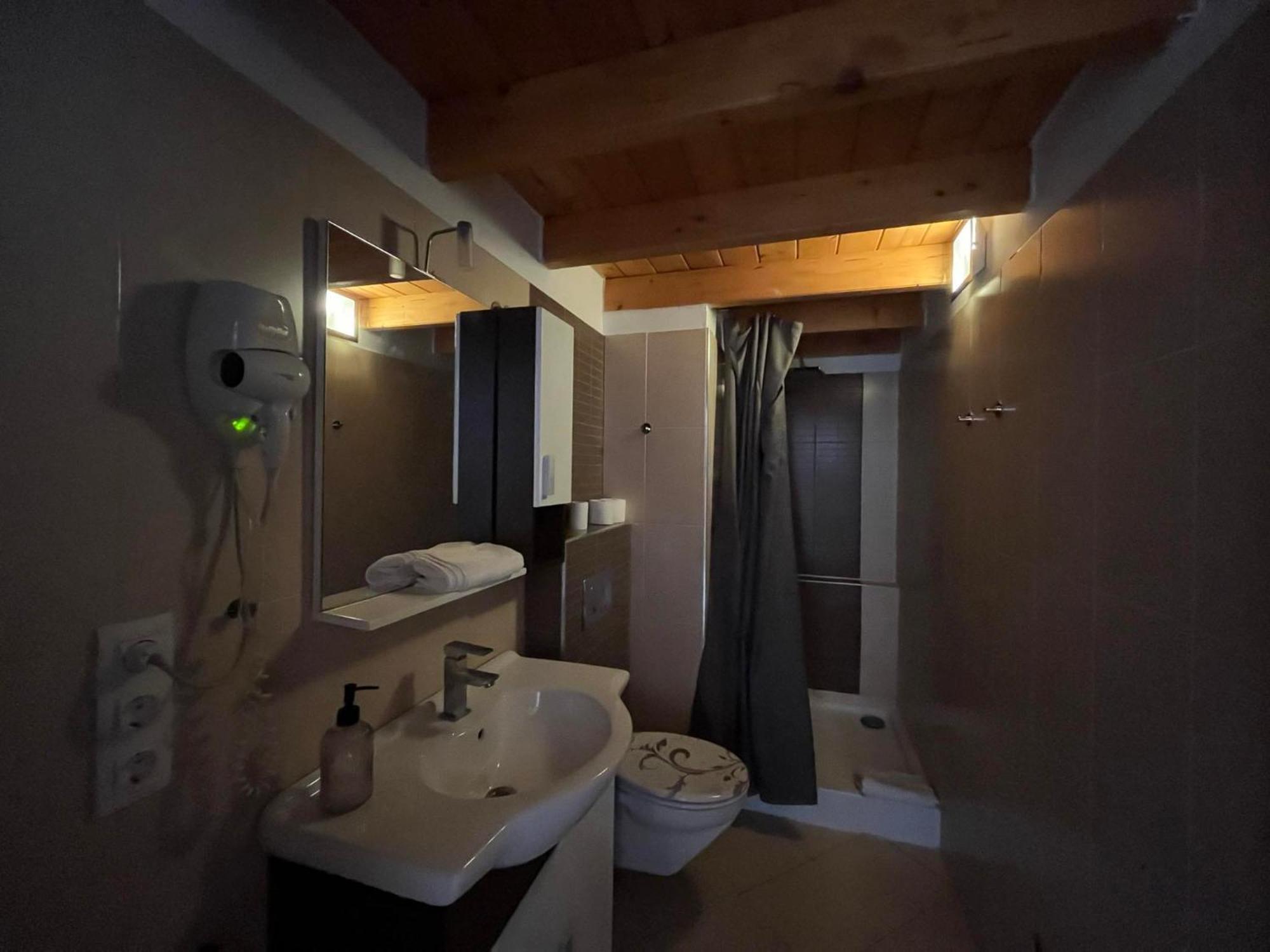 City Apartman Haz Balatonlelle Ngoại thất bức ảnh