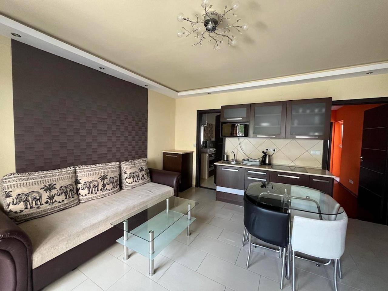 City Apartman Haz Balatonlelle Ngoại thất bức ảnh