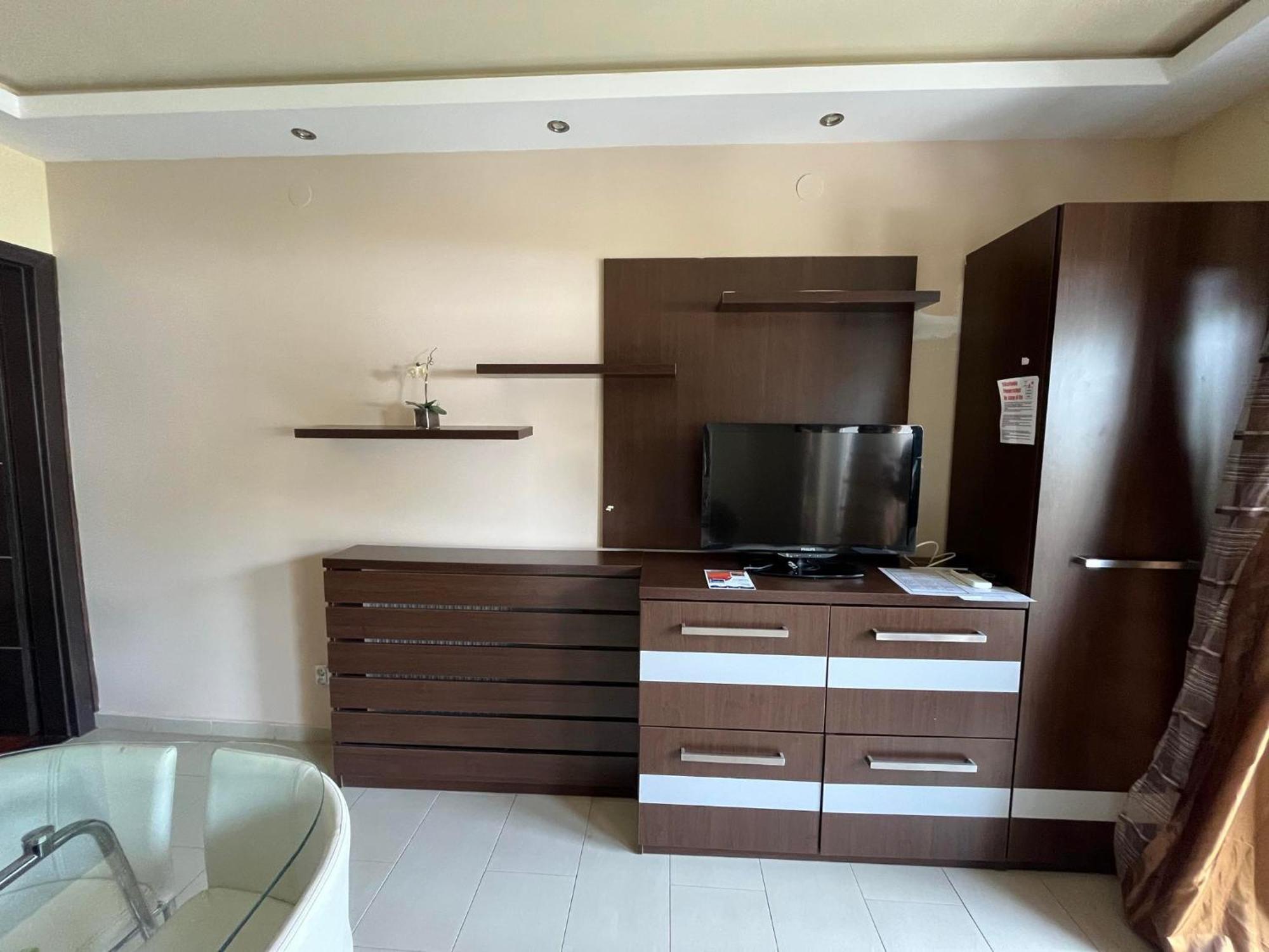 City Apartman Haz Balatonlelle Ngoại thất bức ảnh